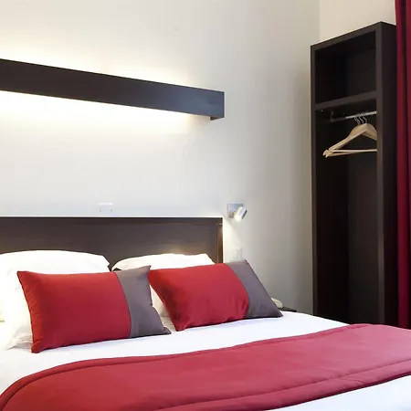 Logis Chateaubriand 2*